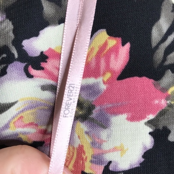 Forever 21 Contemporary Floral Faux Wrap Dress - Picture 7 of 7